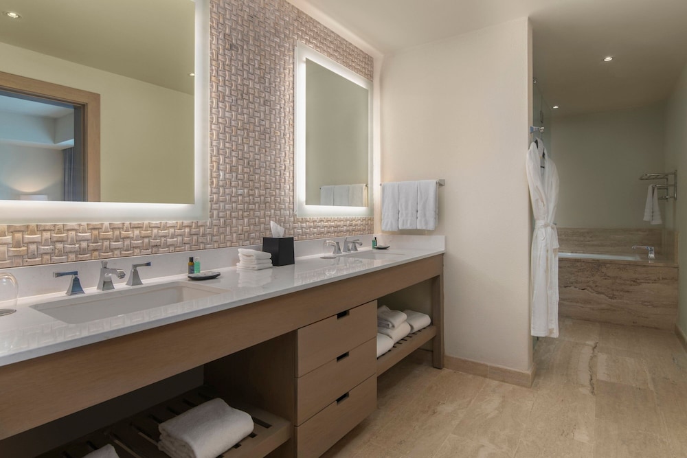 جناح بسرير كينج بغرفة نوم واحدة مع أريكة، The Westin Puntacana Resort And Club 7/8