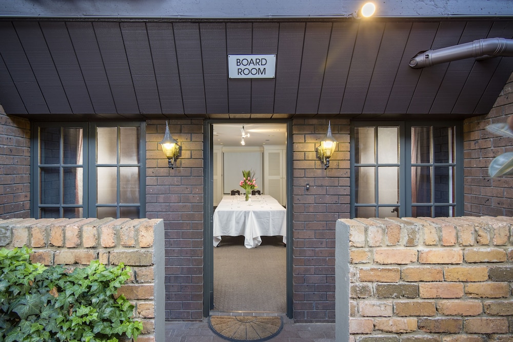 Adelaide Inn 36/48