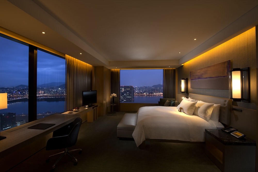 Conrad Seoul 11/78