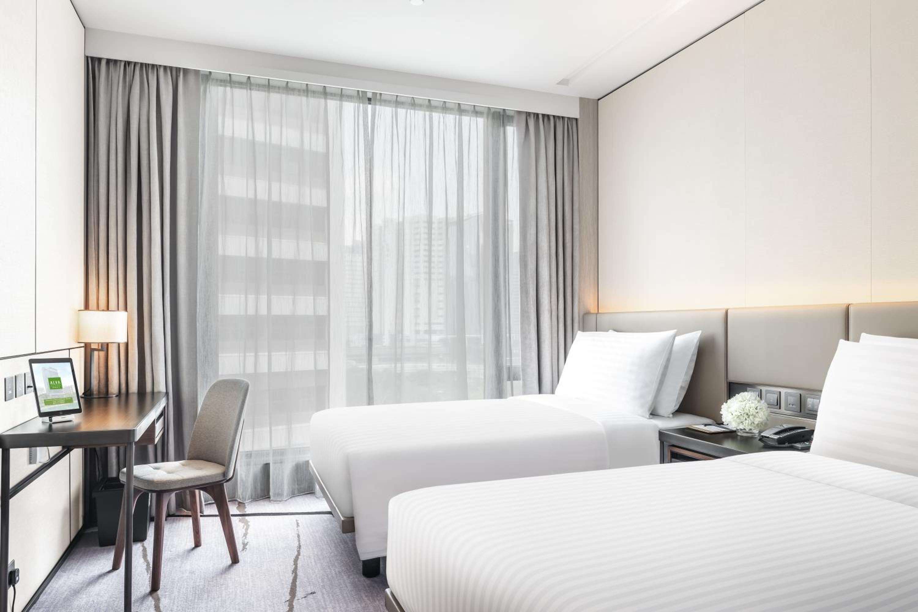 River, Superior, Twin Beds