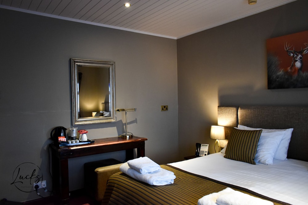 Pennine Manor Hotel 5/40
