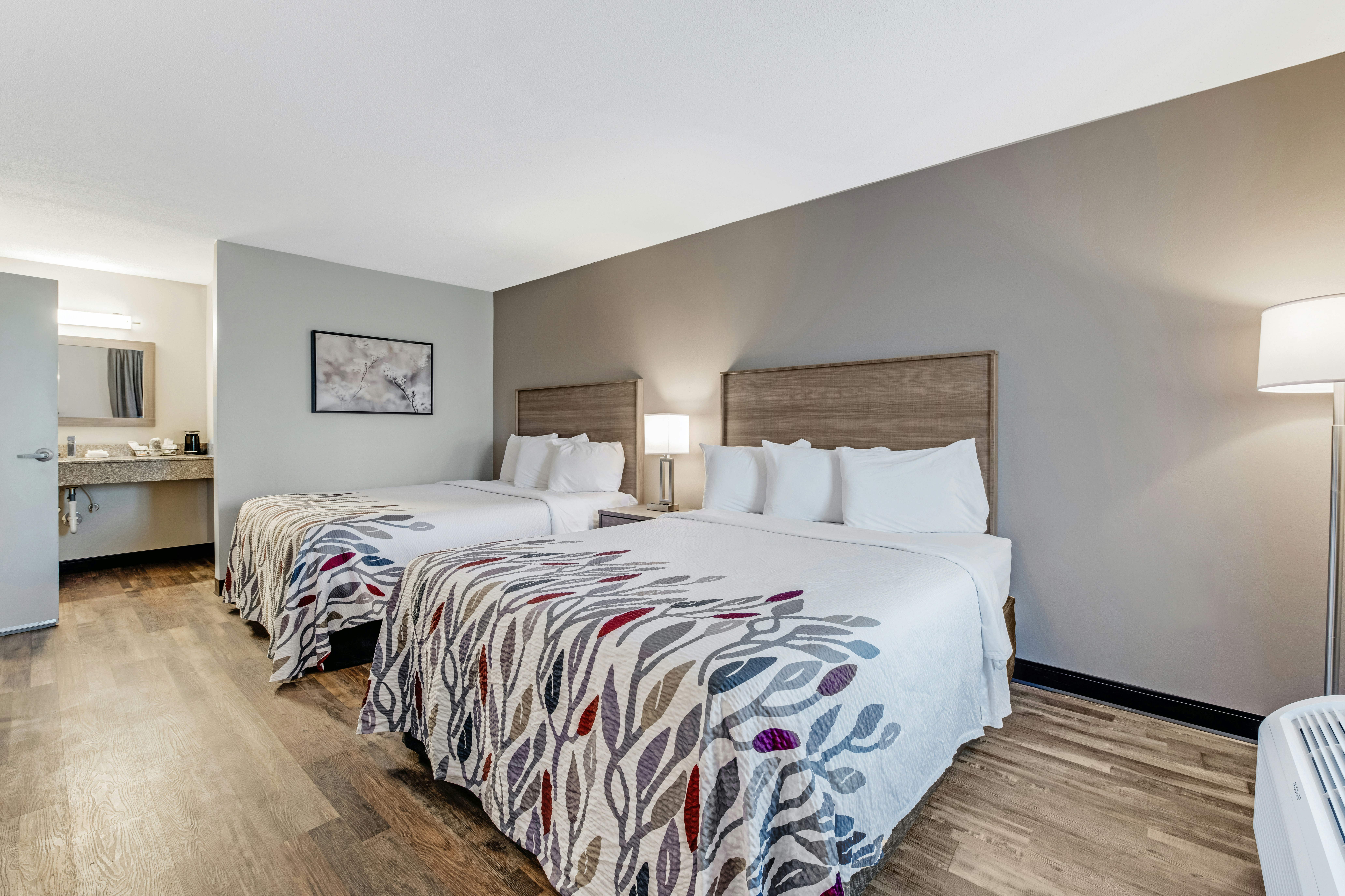 Red Roof Inn & Suites Wilkesboro 8/32