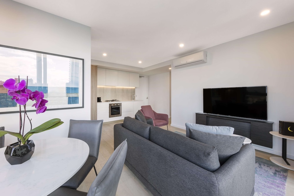 Avani Melbourne Central Residences 48/76