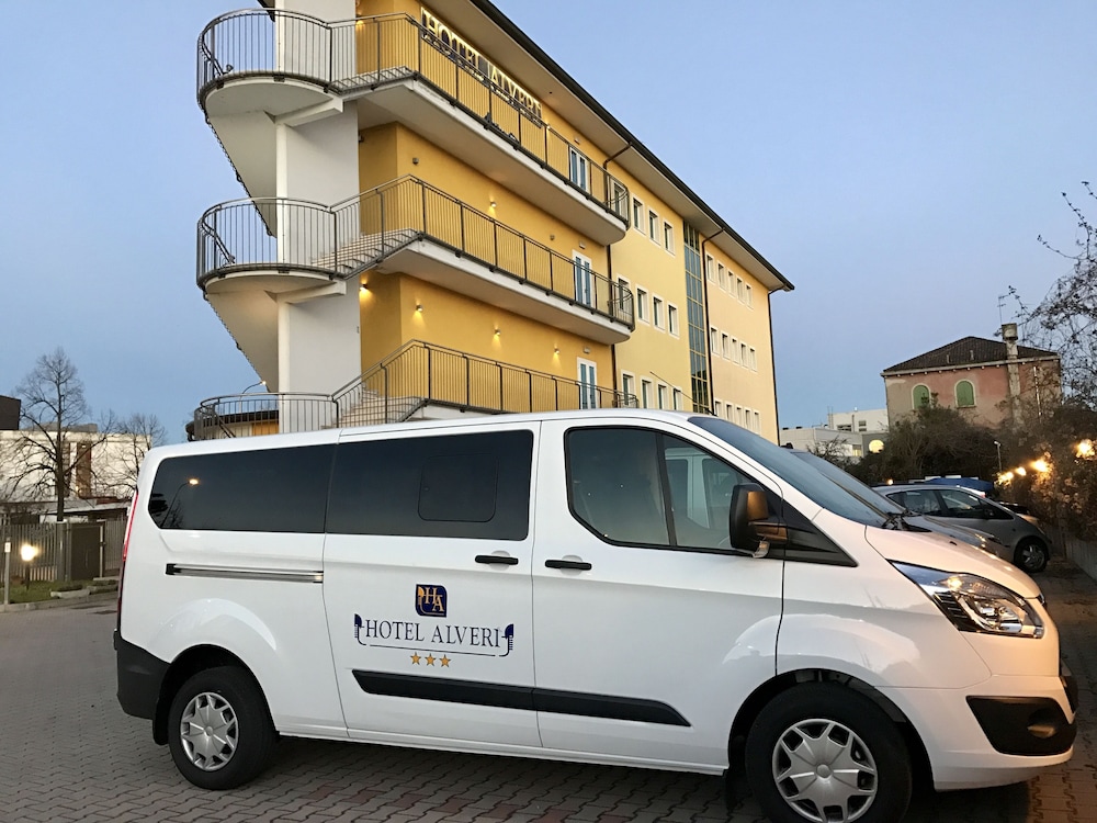 Hotel Alveri 29/34