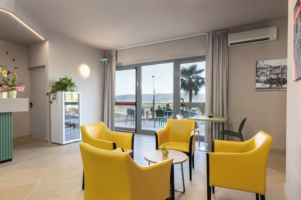 Tuscasi Aparthotel 49/67