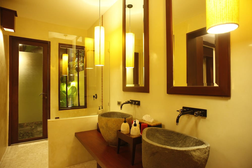 Chantaramas Resort and Spa 67/69