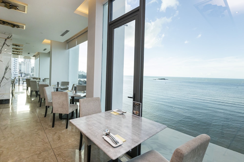 Hompton By The Beach Penang 34/52