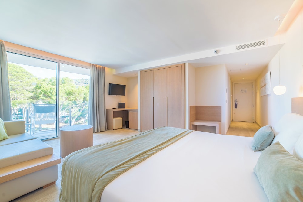 Superior, Twin Beds, Partial Sea View, Side