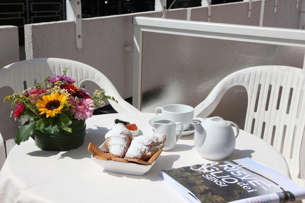 Hotel Pigalle 30/33