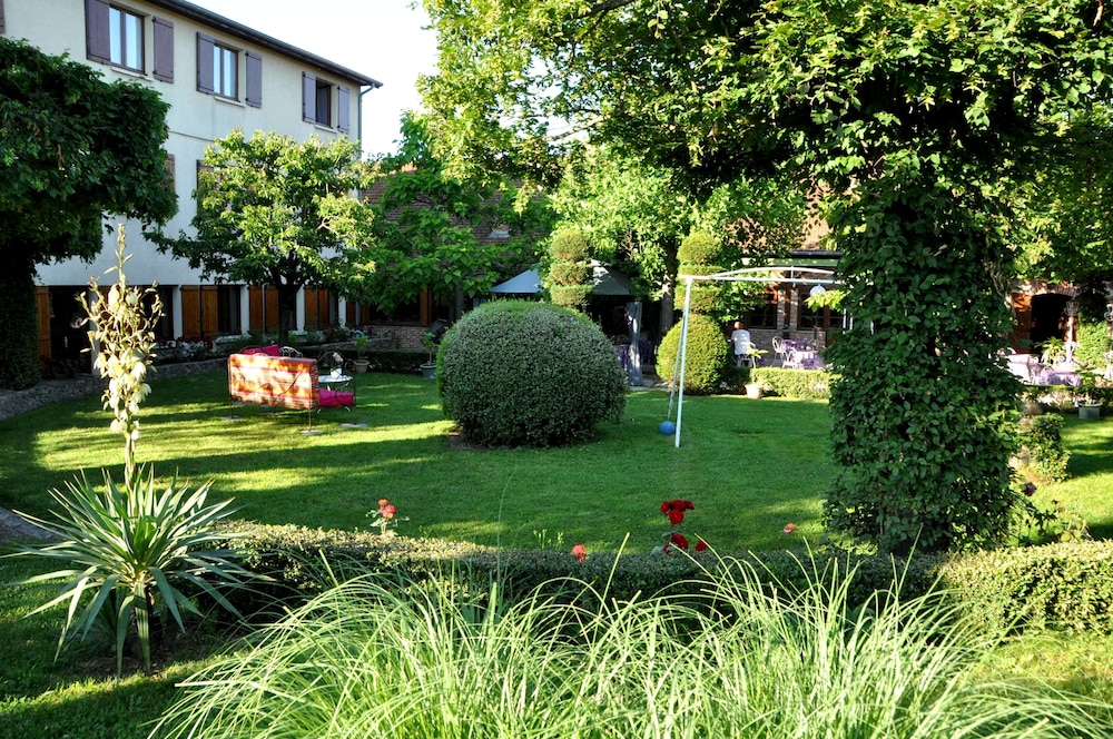 Hotel Le Dahu 20/23