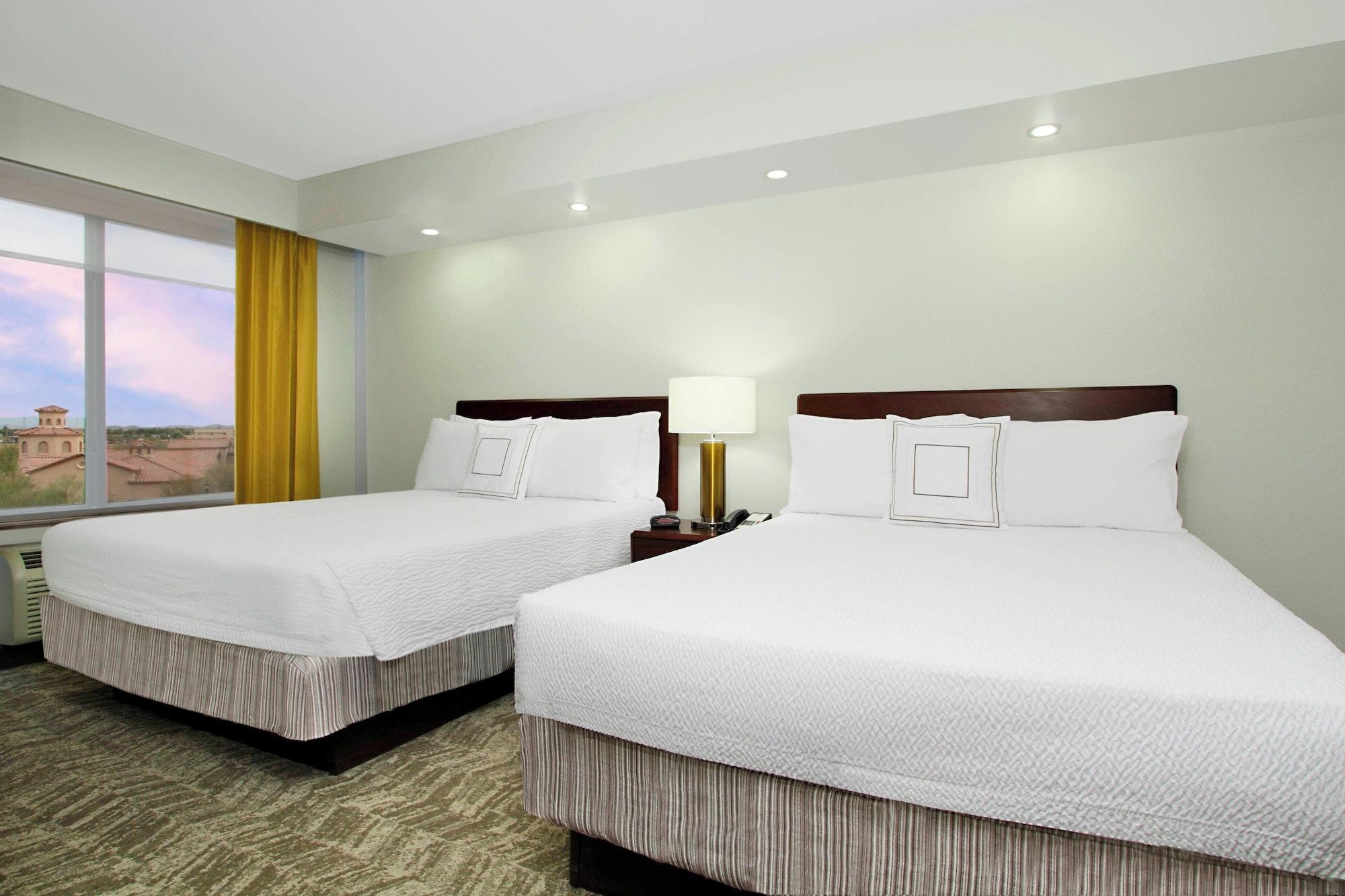 suite, multiple beds