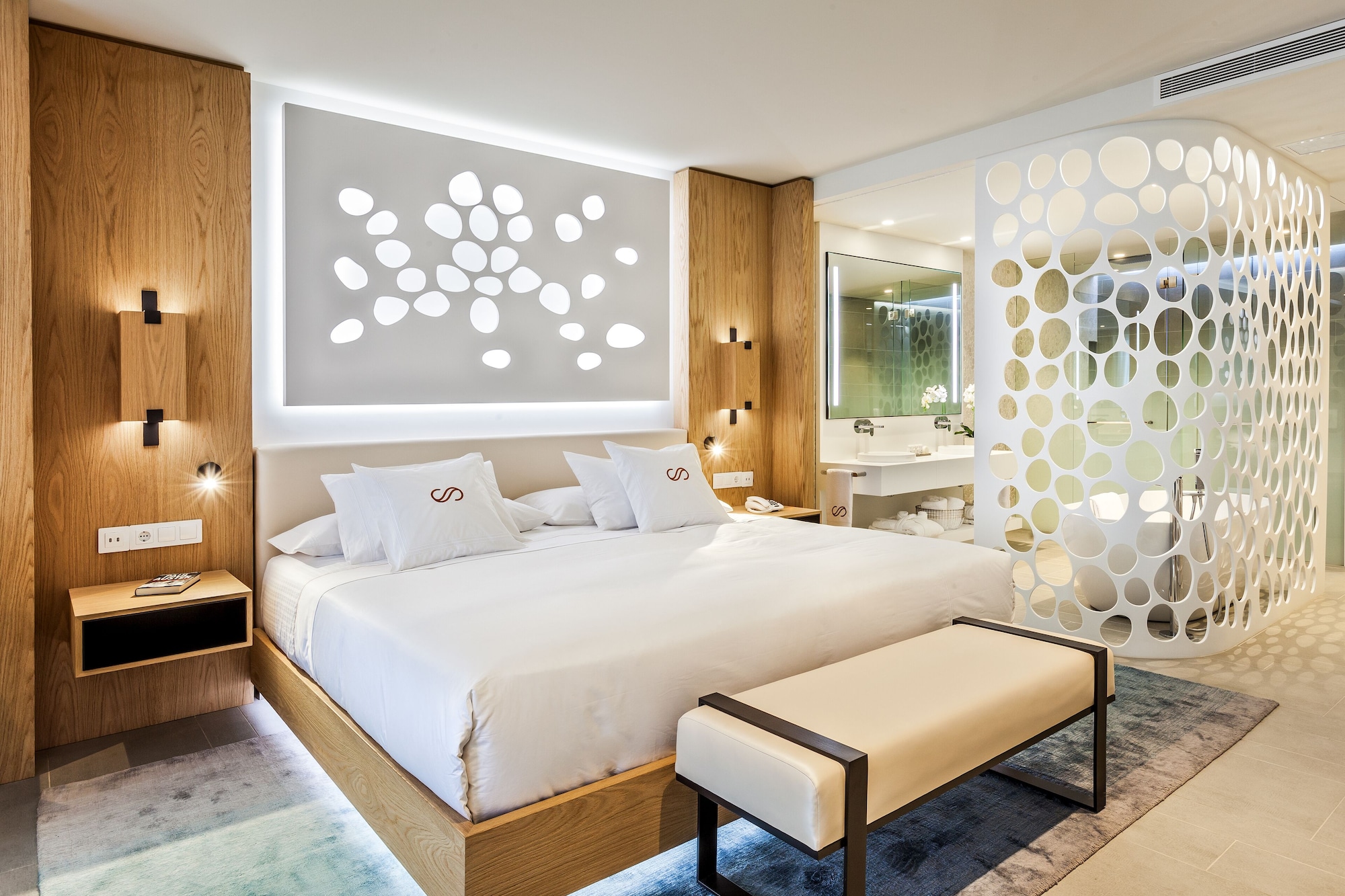 Junior Suite, King Bed, Sea Front, Panoramic View