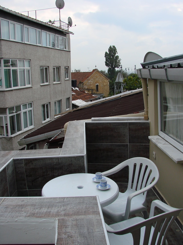 Tom Square Boutique Hotel 4/50