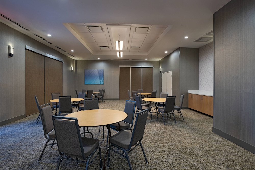 Springhill Suites By Marriott Waco 35/40