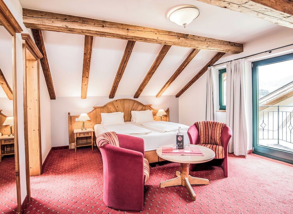 Room, Queen Bed