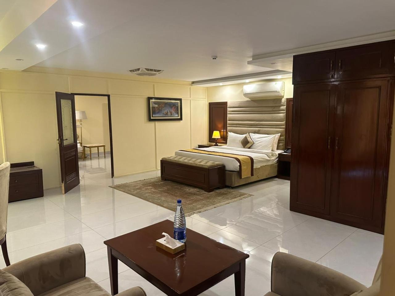 City Oasis Hotel 9/62