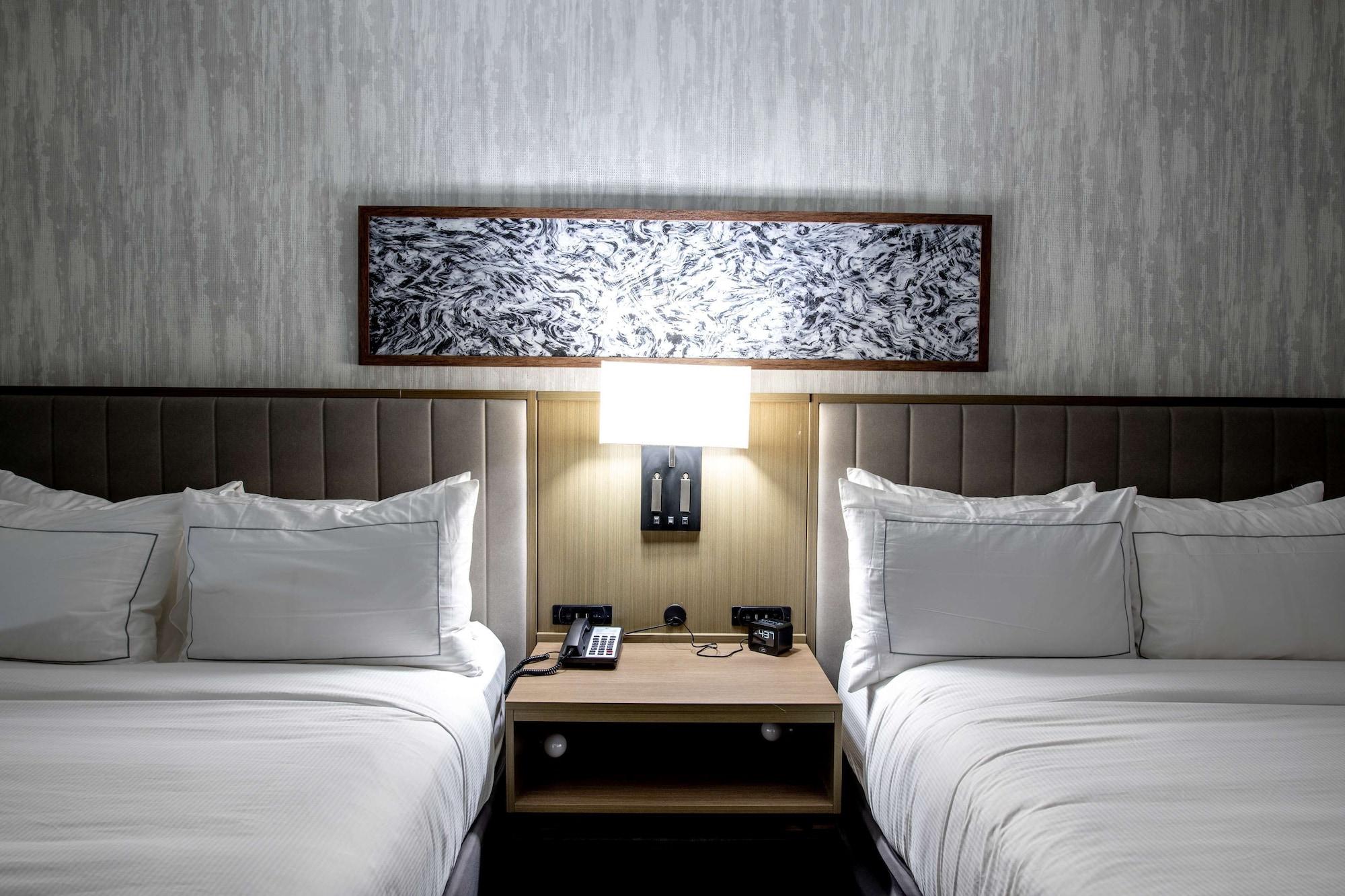 Room, Multiple Beds