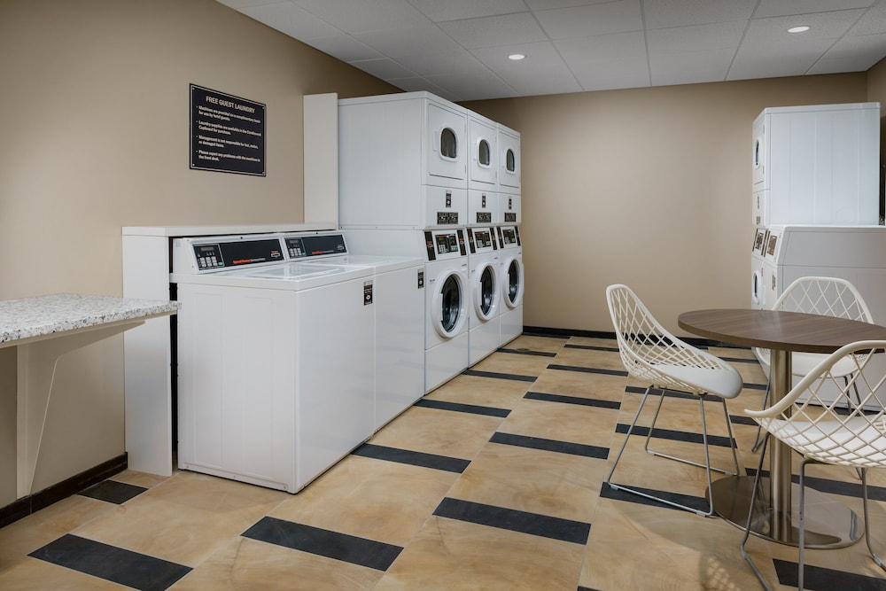 Candlewood Suites Orlando Lake Buena Vista 23/47