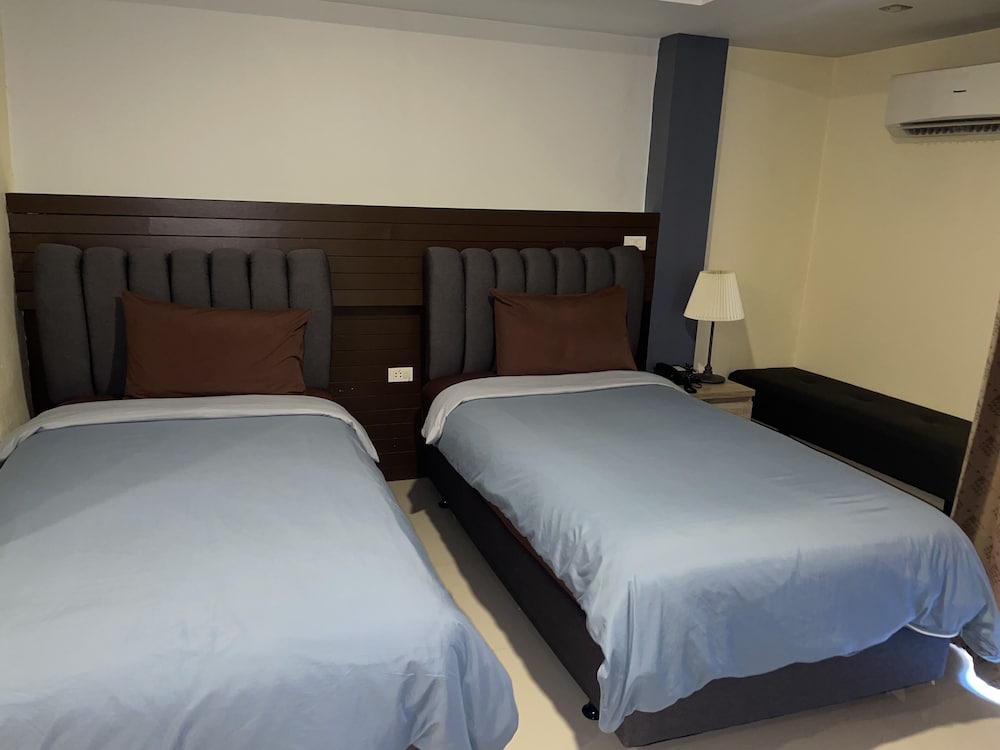 COMFORT, TWIN BEDS