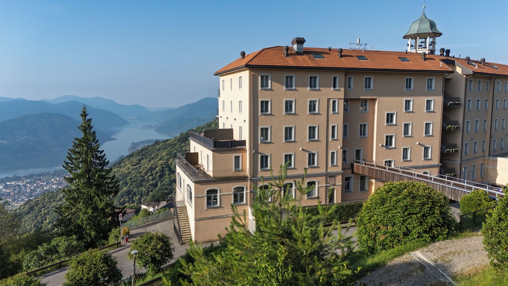 Kurhaus Cademario – Adult Only in Cademario