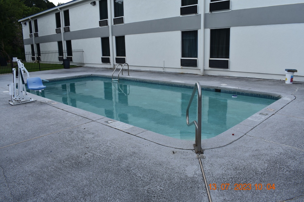 Executive Inn & Suites Baker 26/28