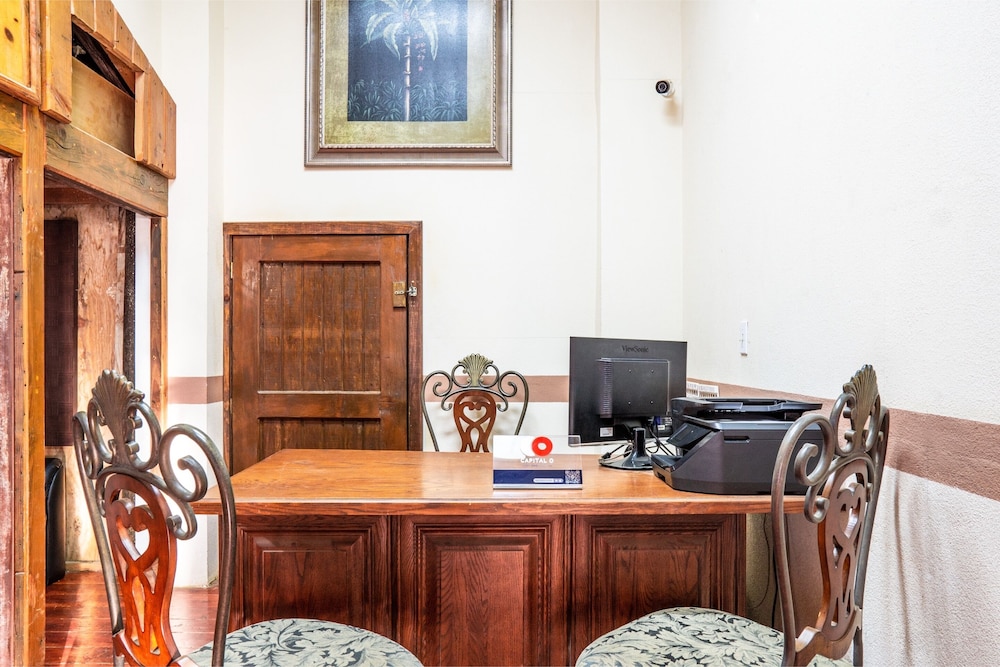 Capital O Hotel Villa Azura 22/28