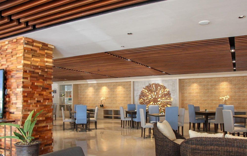 Acacia Hotel Bacolod 12/20