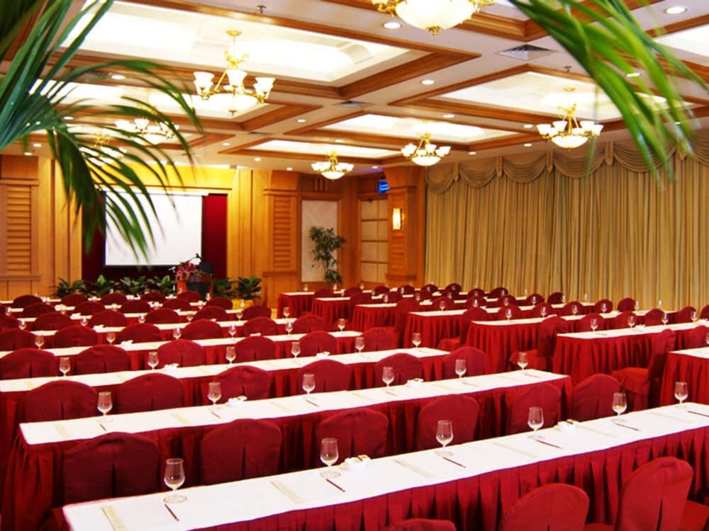Gladden Hotel Shilong 47/58