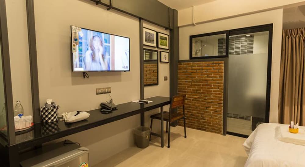 Qoo Hotel 58/64