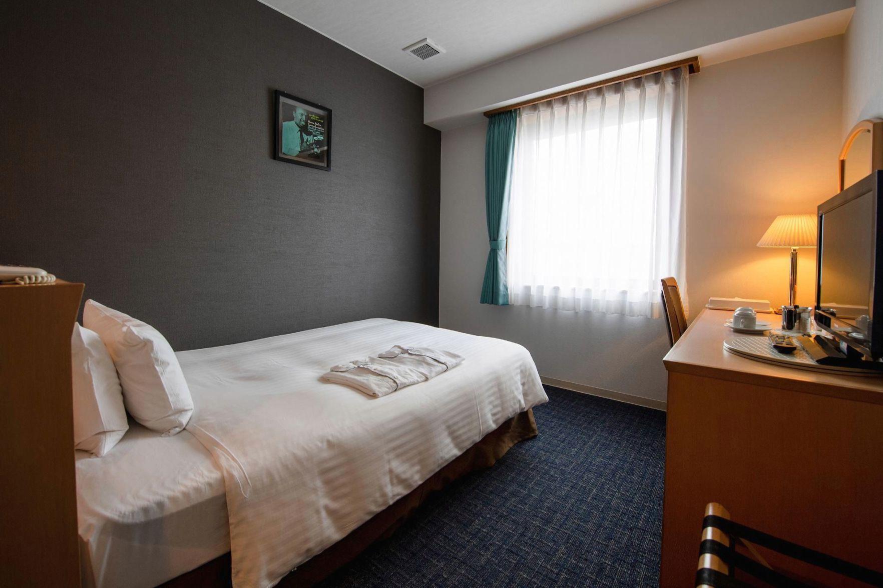 Semi Room, Semi Double Bed