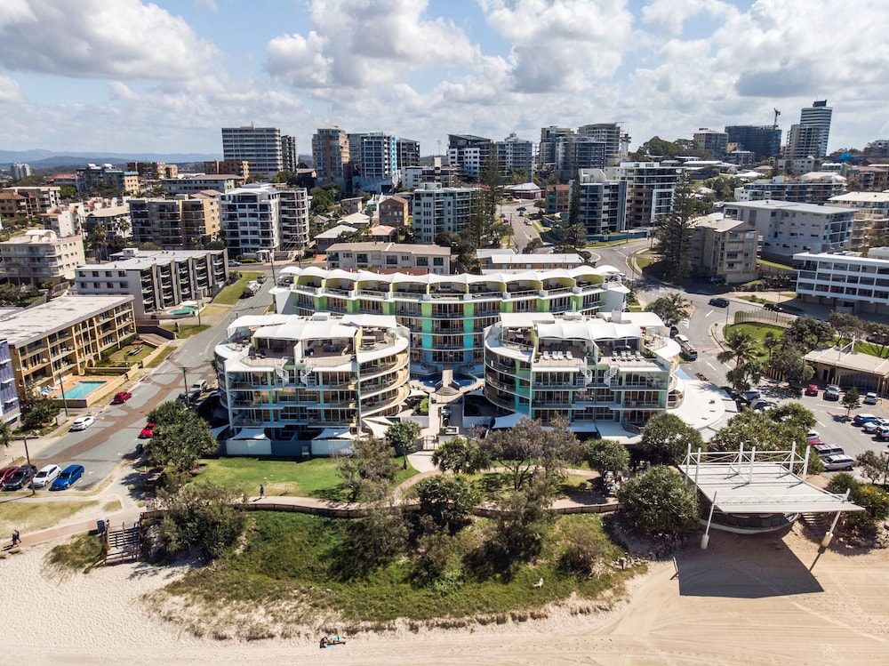 Rolling Surf Resort in CALOUNDRA