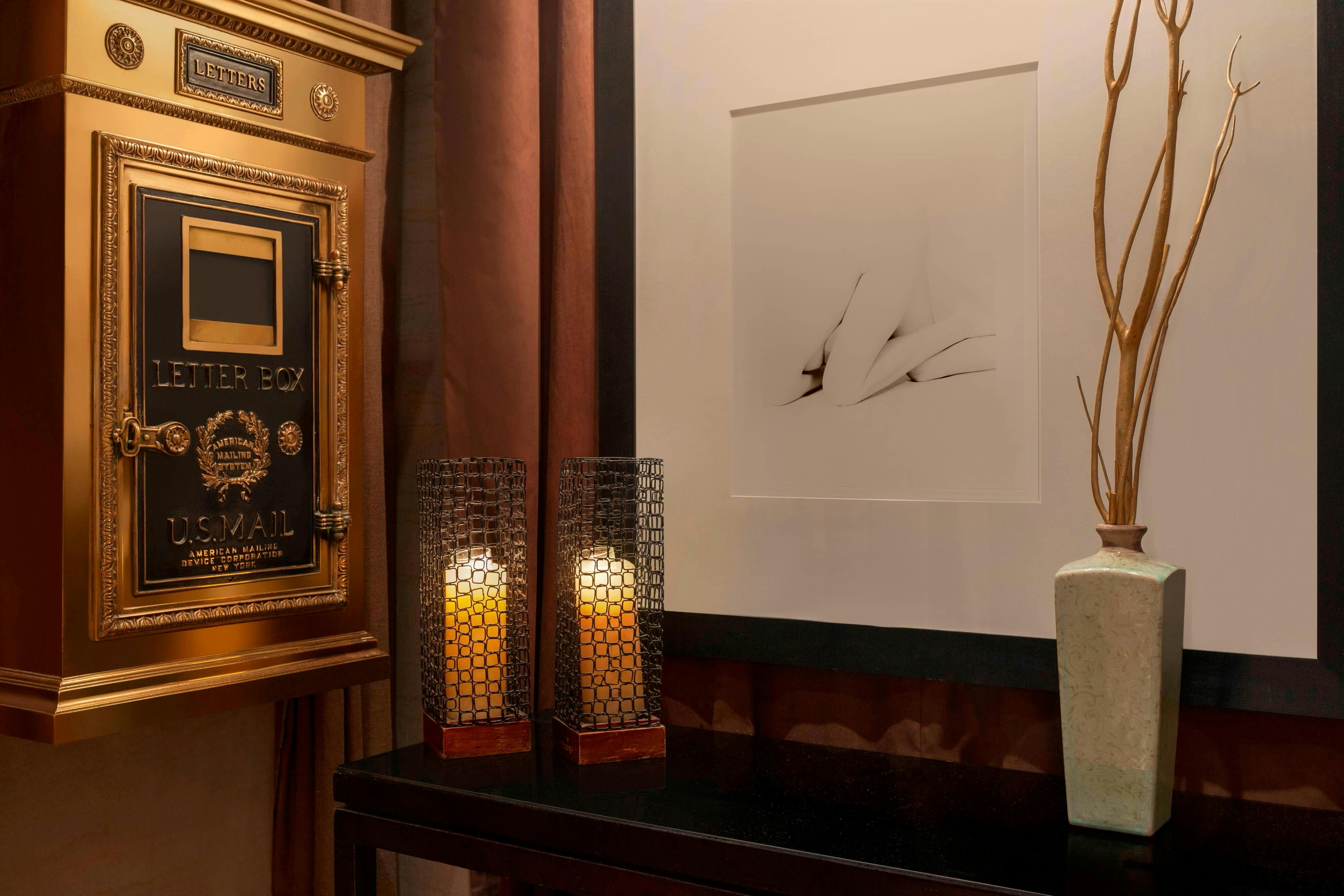 Glenn Hotel, Autograph Collection 5/41