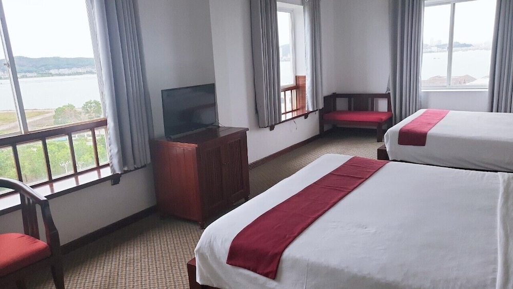 Hidden Charm Hotel 20/50