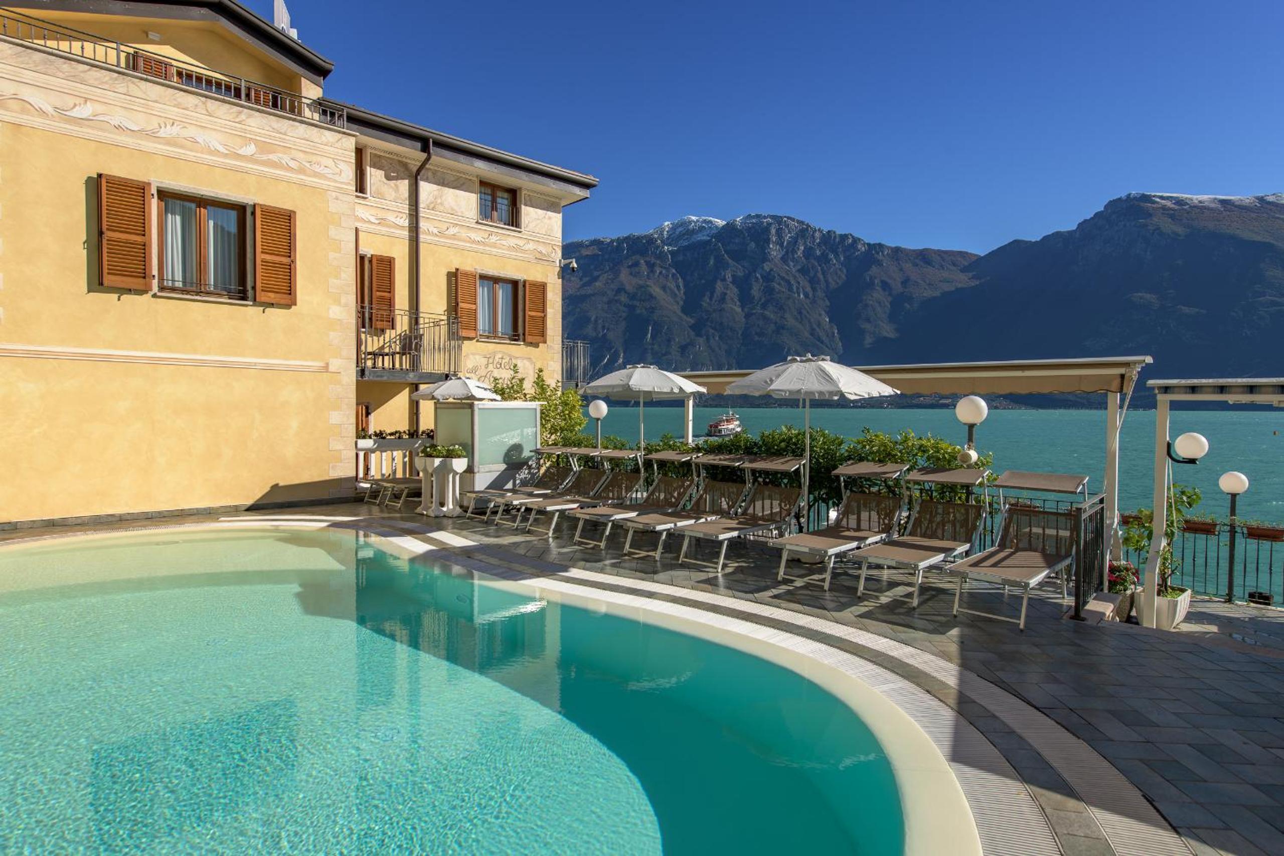 Hotel All Azzurro in LIMONE SUL GARDA
