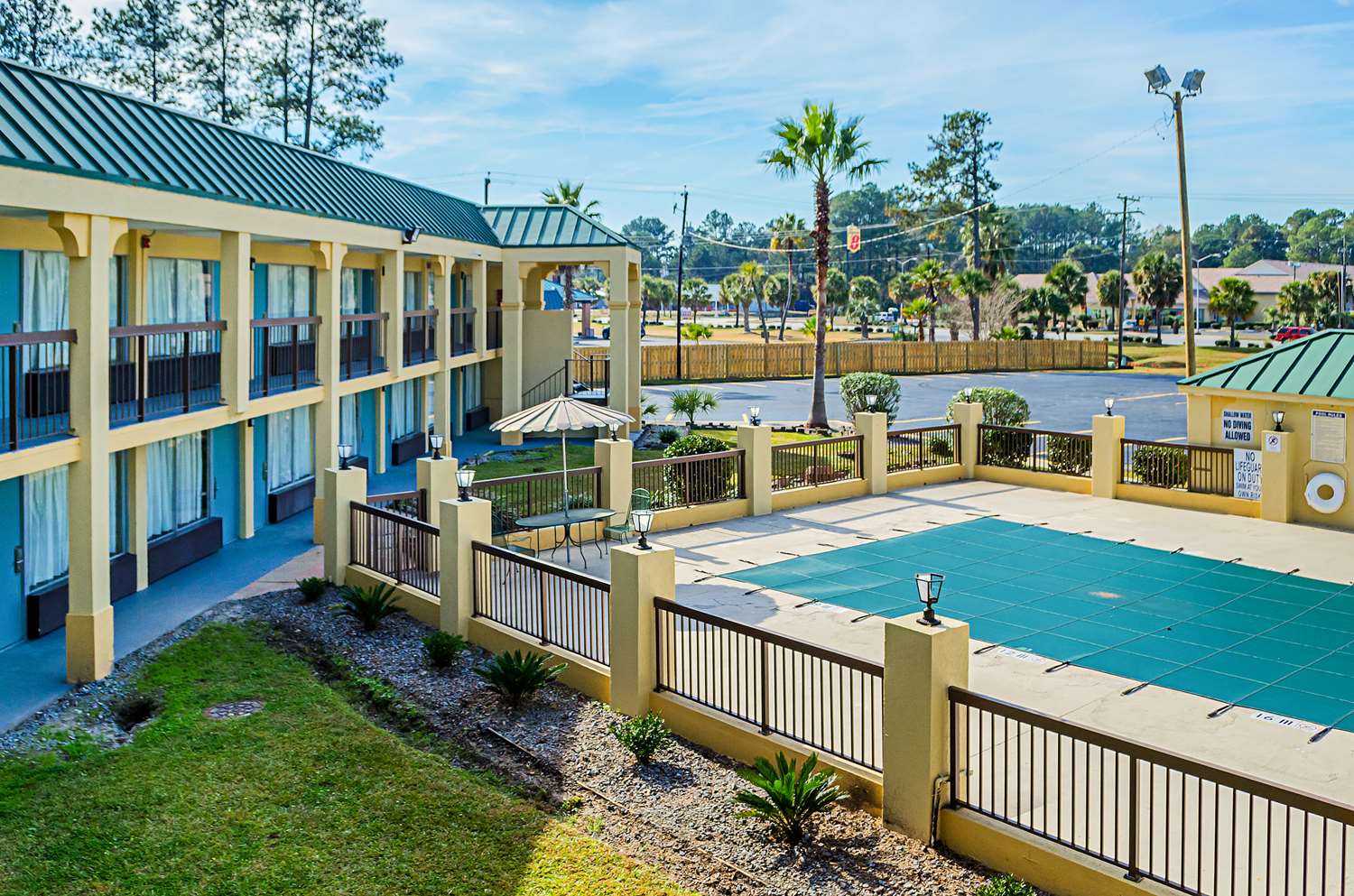 Econo Lodge Inn & Suites Hardeeville-I-95 59/59