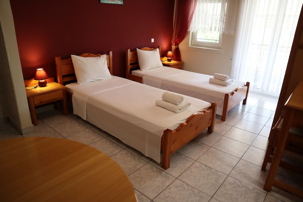 Delphin Rooms Sivota 9/50