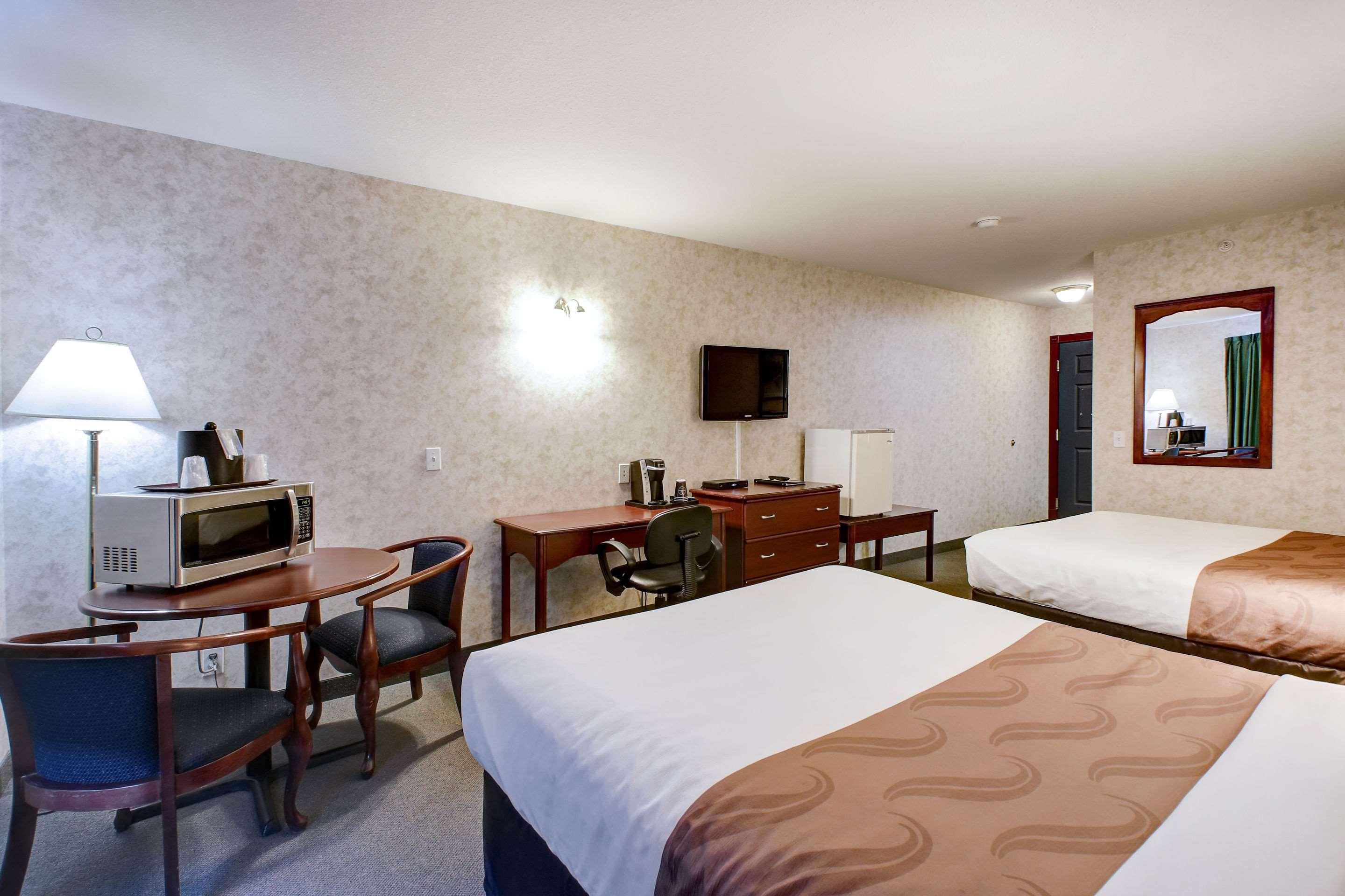 Ramada by Wyndham Nisku 12/36