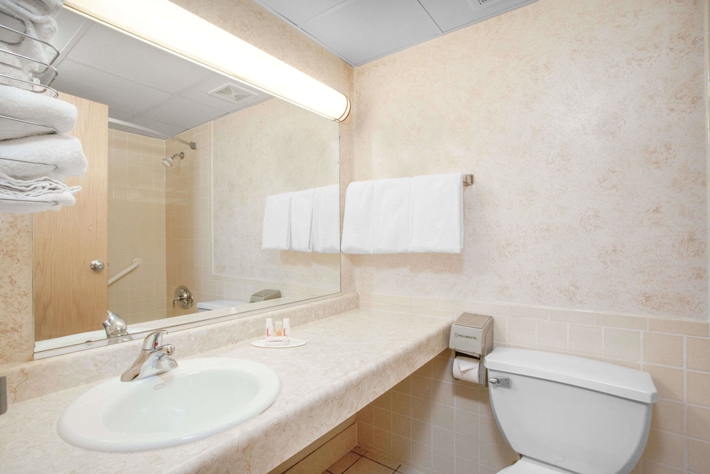 Days Inn By Wyndham Liberty 13/41
