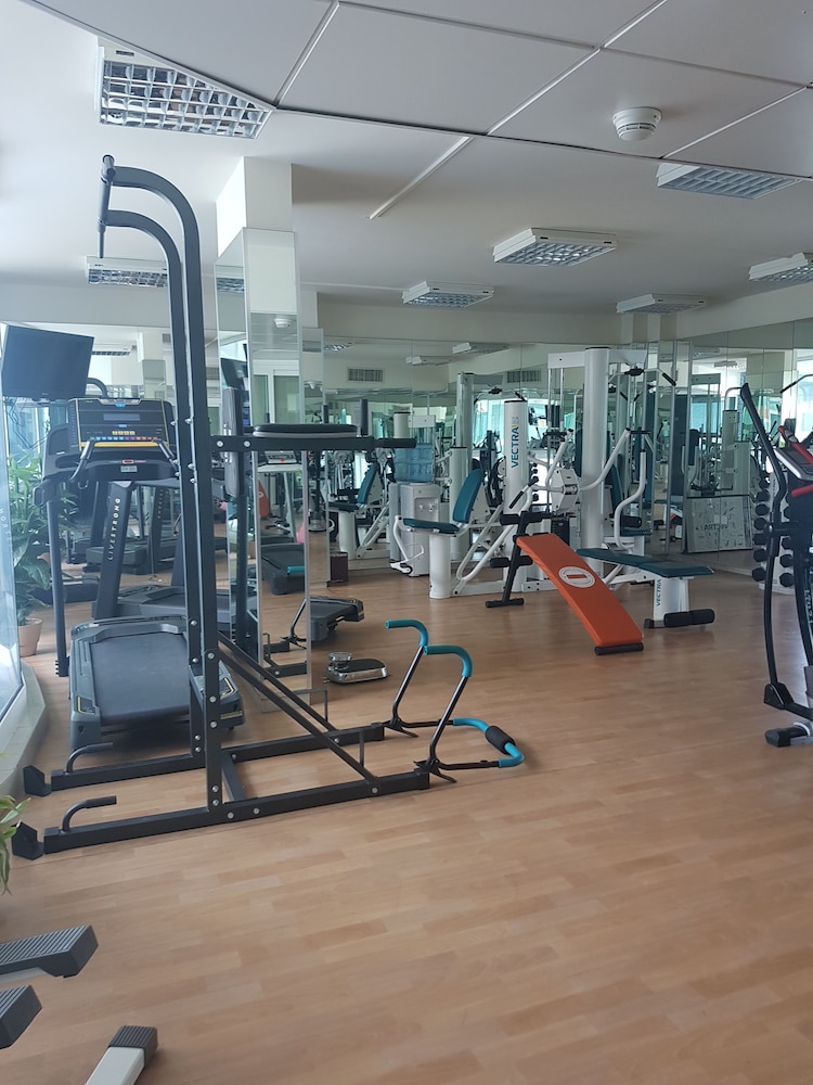 Platinum Hotel Apartment 8/20