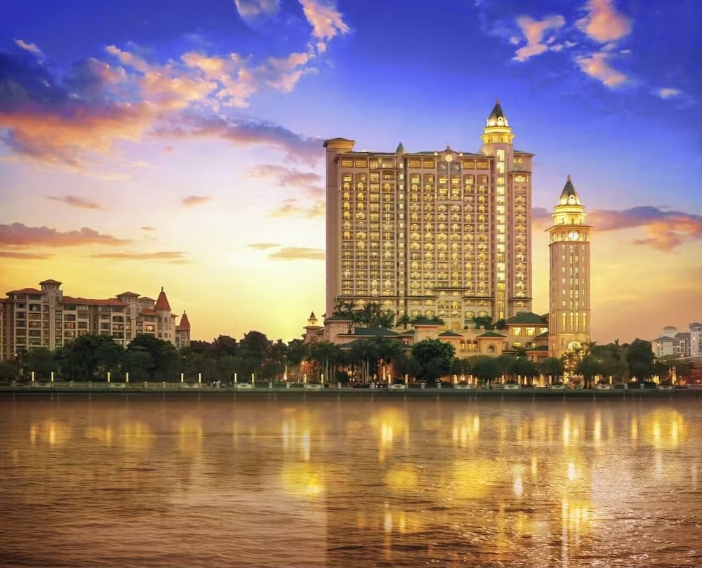 Chateau Star River Guangzhou Hotel 71/74