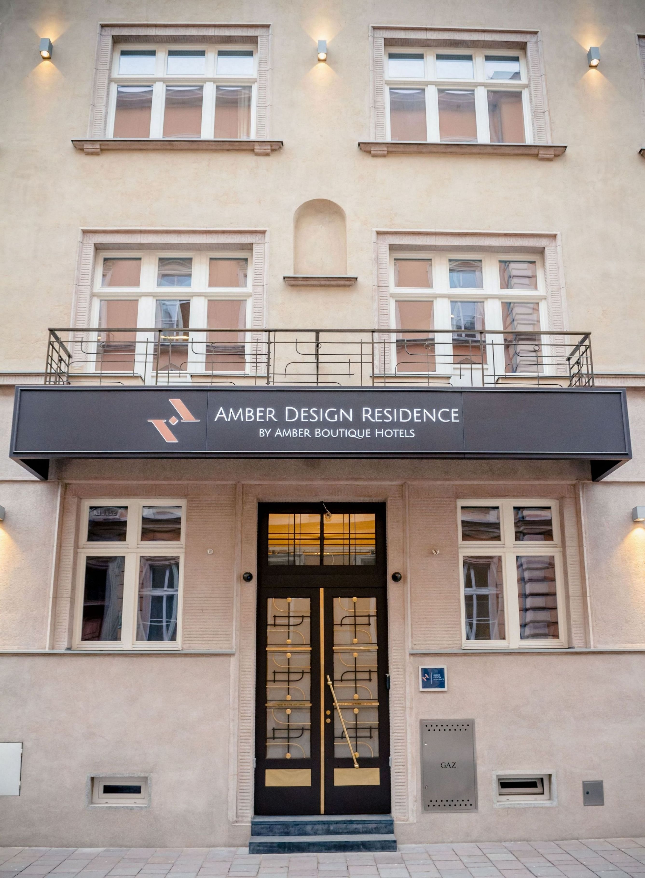 Amber Design Residence 2/6