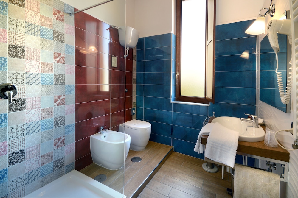PINTO STOREY HOTEL 14/67