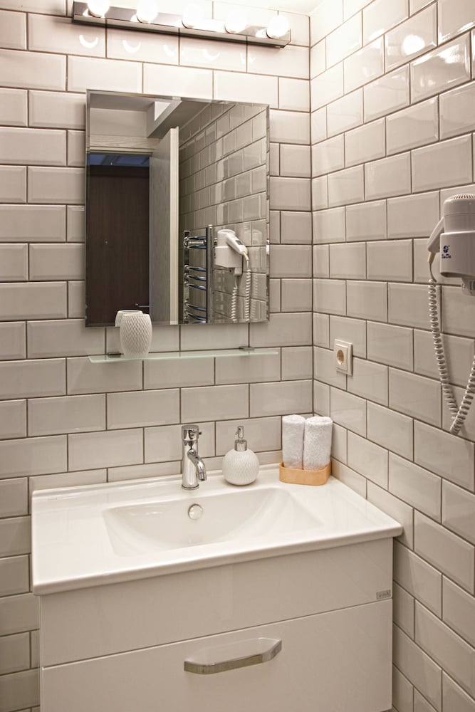 CHAKRA SUITES 21/21