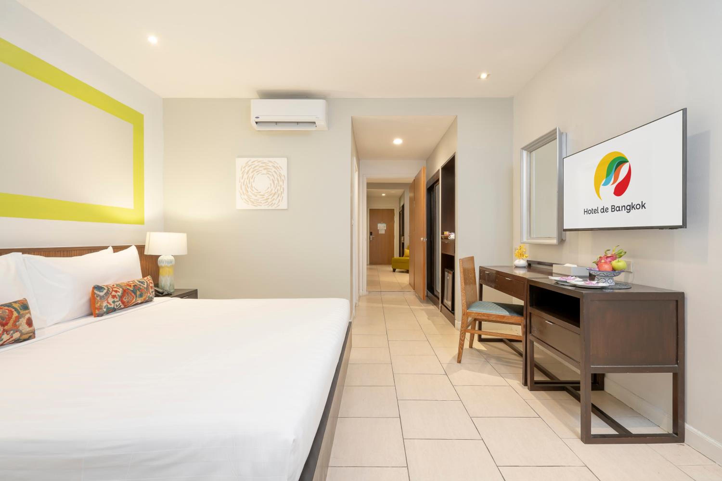 Urban, Plus