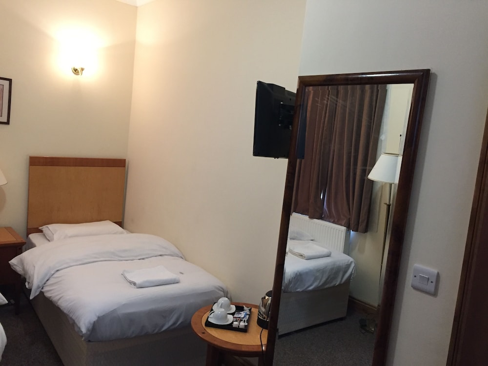 London Shelton Hotel, Finsbury Park 42/51