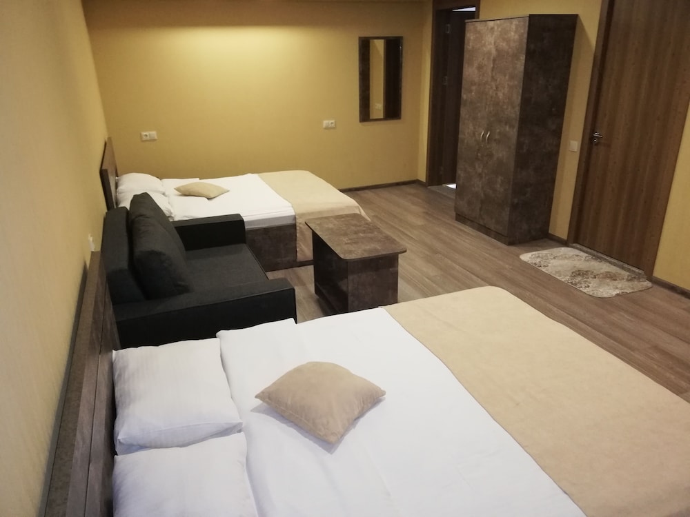 Nabadi Hotel 33/68