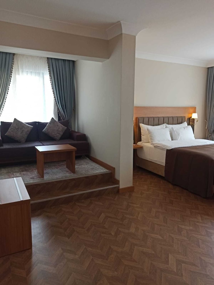 Ak Life Hotel & Suit 14/39