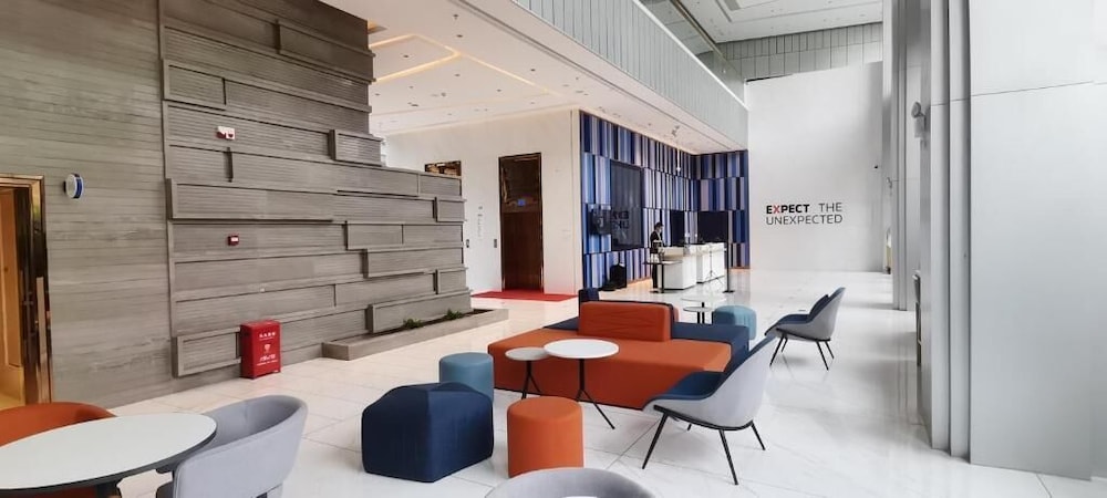 Holiday Inn Express Shenzhen North Station 24/29