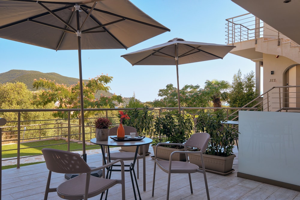 Prima Vista Beachfront Boutique Hotel 37/60