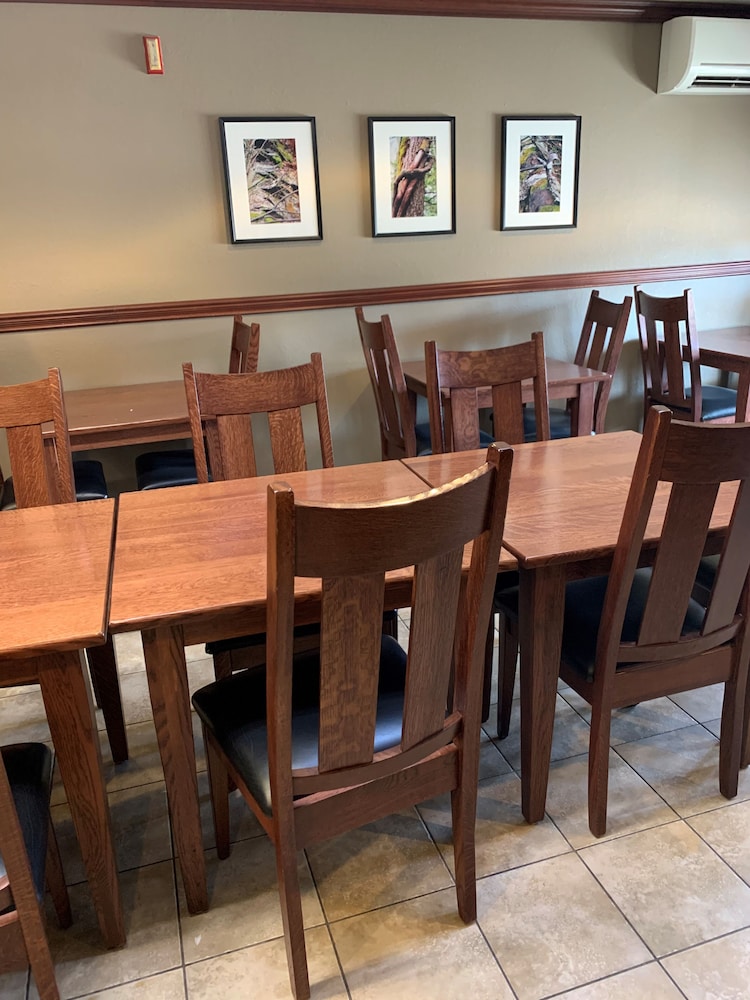 North Country Inn & Suite 34/44
